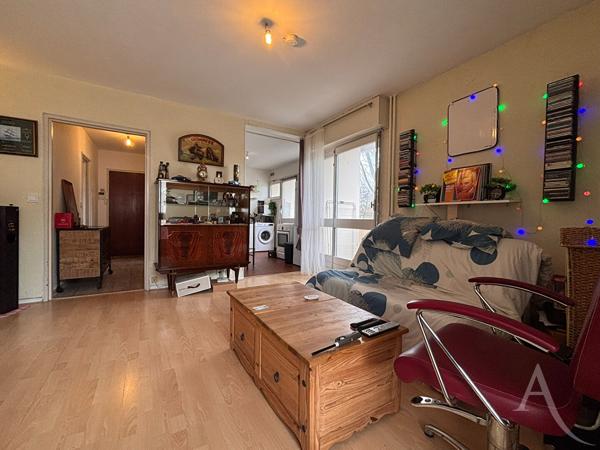 Proche centre-ville de BOURGES - Appartement T1 bis avec balcons