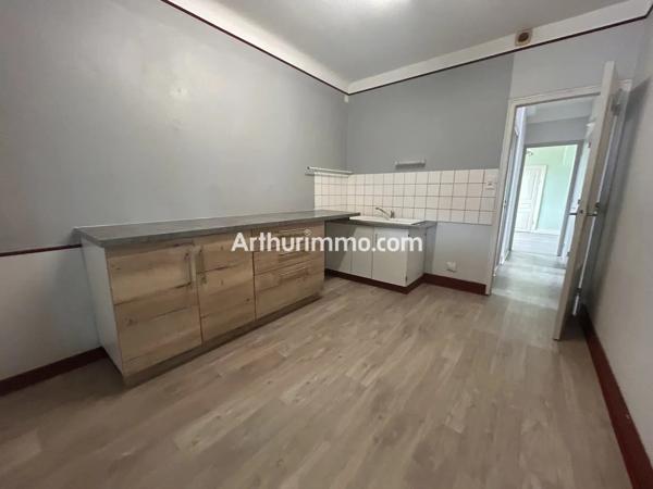Location                                                      Appartement
                        
                     3 pièces                      68 m2                     à Chaussin