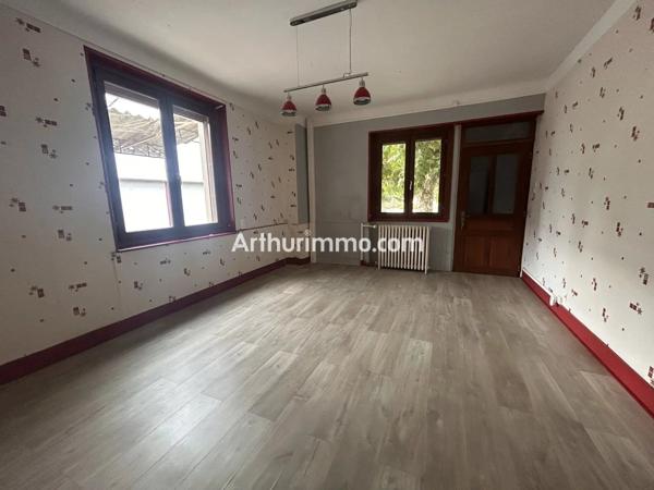 Location                                                      Appartement
                        
                     3 pièces                      68 m2                     à Chaussin