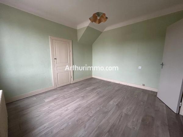 Location                                                      Appartement
                        
                     3 pièces                      68 m2                     à Chaussin