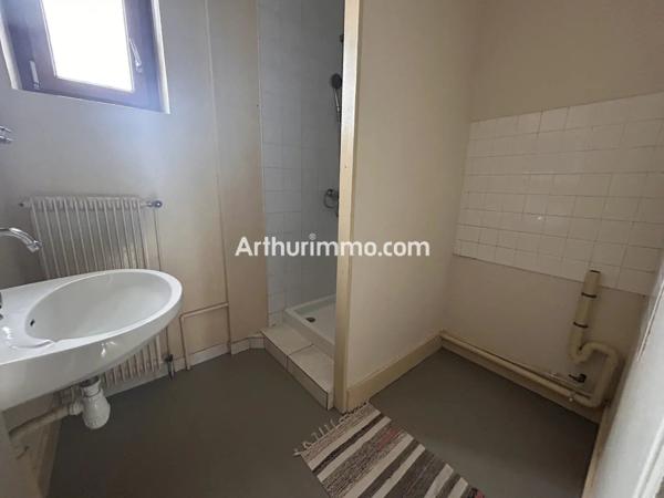 Location                                                      Appartement
                        
                     3 pièces                      68 m2                     à Chaussin