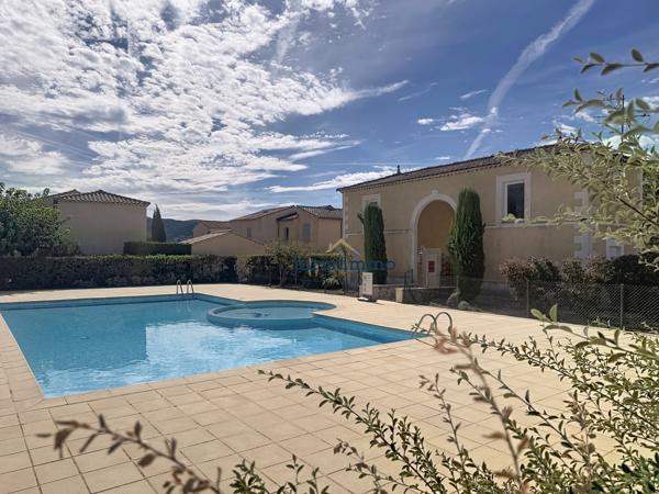 VAISON-LA-ROMAINE – MAISON AVEC JARDIN, GARAGE & PISCINE DANS LA RÉSIDENCE