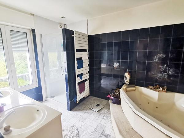 Maison 9 pièces - 202 m²