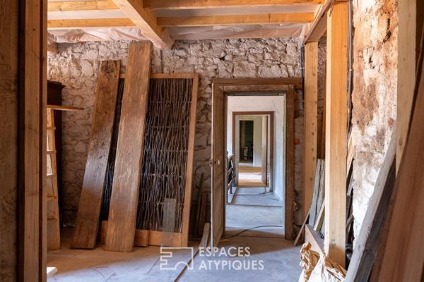 Propriété du 18ème siècle à rénover : la pierre et le bois