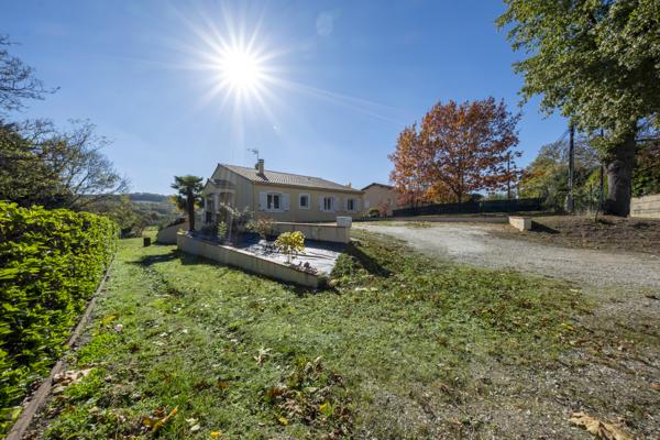 Maison T6 plain-pied Garage, piscine, jardin.