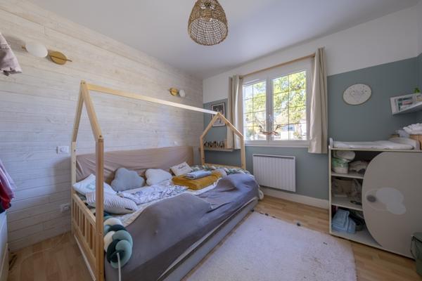 Maison T6 plain-pied Garage, piscine, jardin.