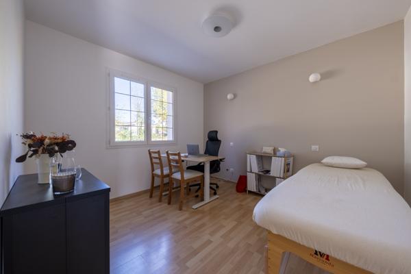 Maison T6 plain-pied Garage, piscine, jardin.