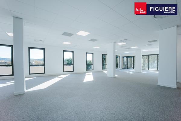 2.762m² de bureaux neufs aux portes du centre-ville d'Aix en Provence avec un ERP 5 type W.