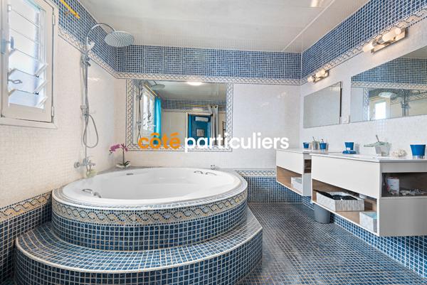 Vente Villa290 m² - 6 Pièces - SAINT PIERRE (97410)