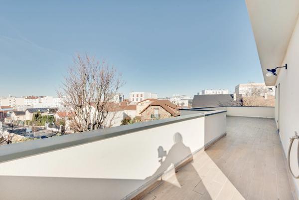 MAISON D’ARCHITECTE 220 M2 - 5 CHAMBRES - LUMINEUSE - TERRASSE PANORAMIQUE 40 M2 – JARDIN 310 m2 - GARAGE