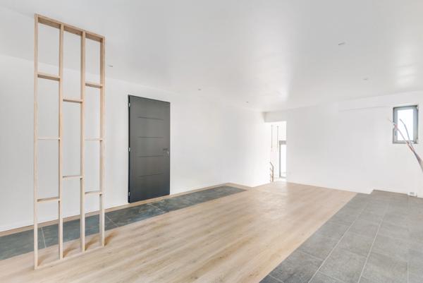 MAISON D’ARCHITECTE 220 M2 - 5 CHAMBRES - LUMINEUSE - TERRASSE PANORAMIQUE 40 M2 – JARDIN 310 m2 - GARAGE