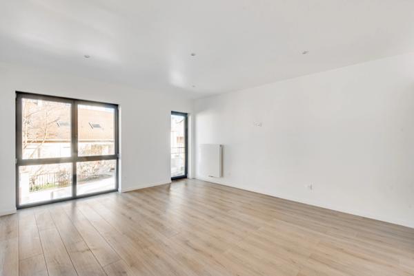 MAISON D’ARCHITECTE 220 M2 - 5 CHAMBRES - LUMINEUSE - TERRASSE PANORAMIQUE 40 M2 – JARDIN 310 m2 - GARAGE