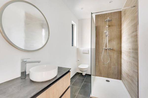 MAISON D’ARCHITECTE 220 M2 - 5 CHAMBRES - LUMINEUSE - TERRASSE PANORAMIQUE 40 M2 – JARDIN 310 m2 - GARAGE