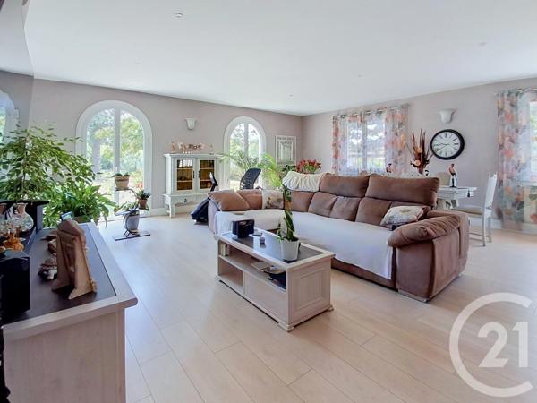 Maison à vendre  4 pièces - 150 m 2   VARILHES  - 09