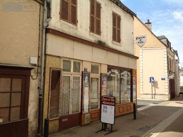 Immeuble à vendre à Saint-Gaultier dans l'Indre (36800), ref : 037/1093