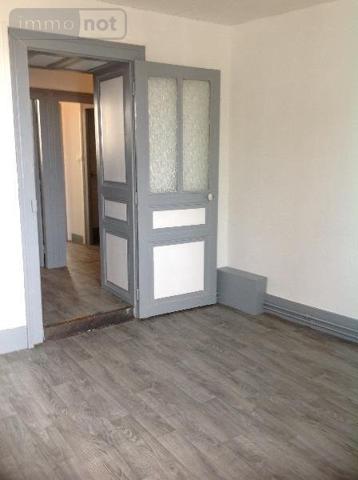 Immeuble à vendre à Saint-Gaultier dans l'Indre (36800), ref : 037/1093