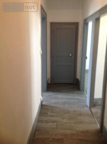 Immeuble à vendre à Saint-Gaultier dans l'Indre (36800), ref : 037/1093