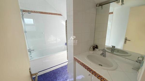 VIROFLAY - Rive Droite - Maison de 4 chambres. 1 150 000 € **  - Référence  727-C