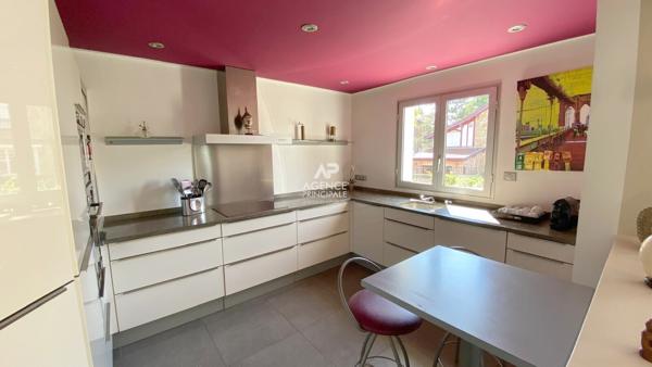 VIROFLAY - Rive Droite - Maison de 4 chambres. 1 150 000 € **  - Référence  727-C