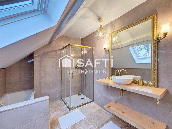 Maison 3 chambres avec terrain d'environ 1 512 m²