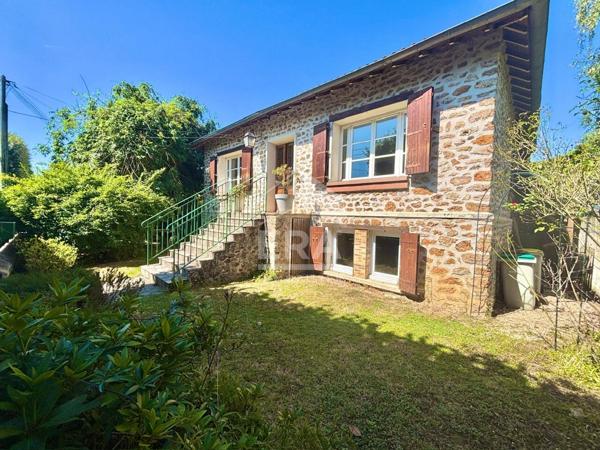 Maison 8 pièces 4 chambres sous-sol total