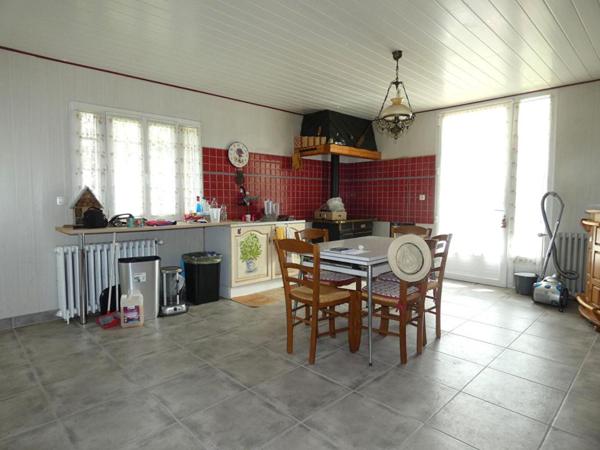 Maison115 m2 / 3 chambres / sous-sol / grand garage / terrain 1548m²