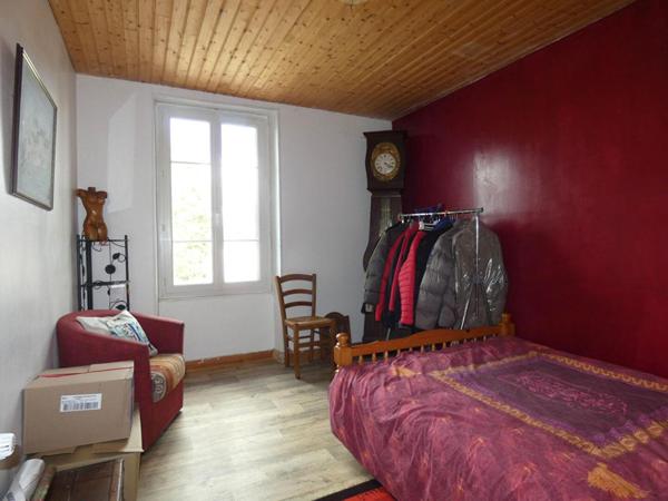 Maison115 m2 / 3 chambres / sous-sol / grand garage / terrain 1548m²