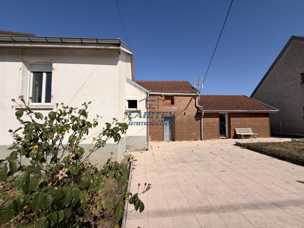 Maison individuelle plain pied en pierre – 90 m² – 3 chambres – Terrain 1 468 m²