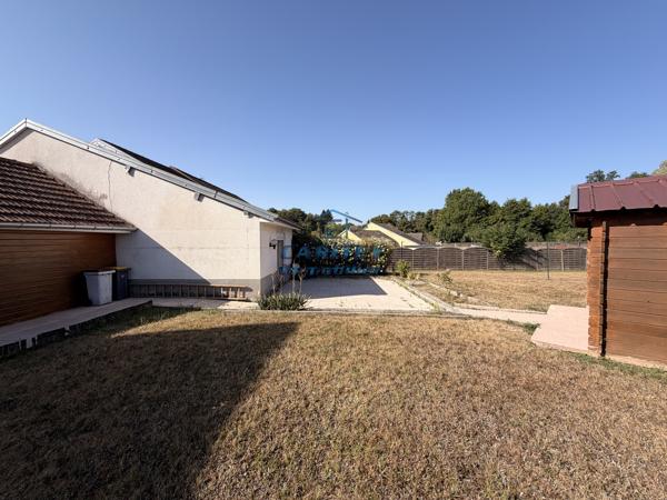 Maison individuelle plain pied en pierre – 90 m² – 3 chambres – Terrain 1 468 m²