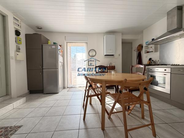 Maison individuelle plain pied en pierre – 90 m² – 3 chambres – Terrain 1 468 m²