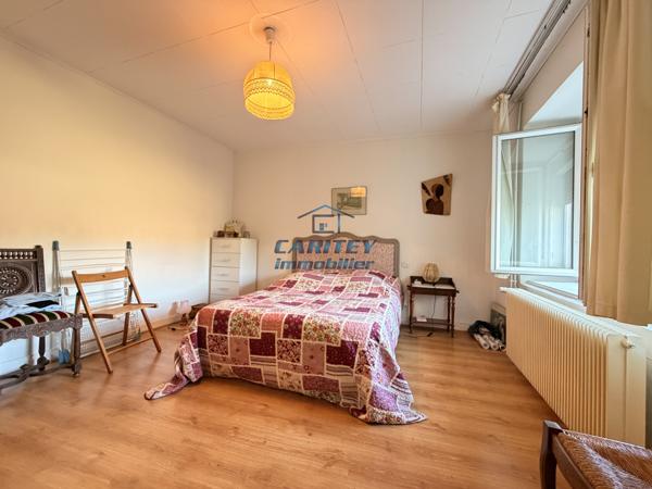 Maison individuelle plain pied en pierre – 90 m² – 3 chambres – Terrain 1 468 m²