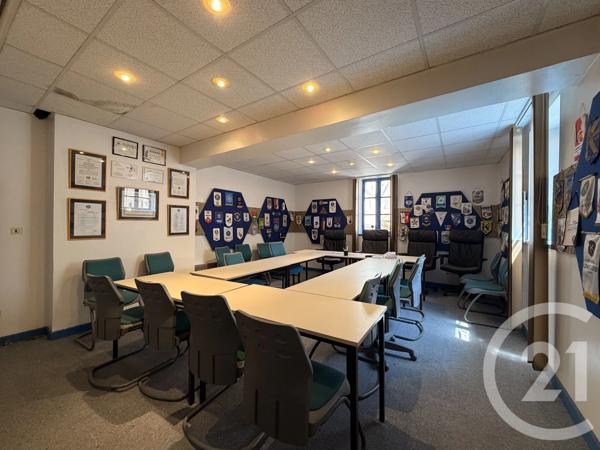 à vendre  122 m 2   MOULINS  - 03