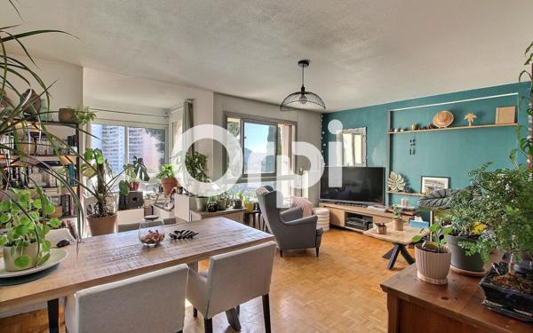 Appartement à vendre    4 pièces • 79,97 m2 Marseille 11