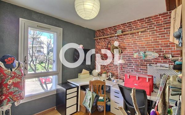 Appartement à vendre    4 pièces • 79,97 m2 Marseille 11