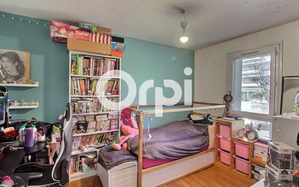 Appartement à vendre    4 pièces • 79,97 m2 Marseille 11