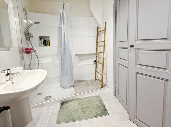 A VENDRE T2 - RUE ROI DE ROME  - 20 000 AJACCIO
