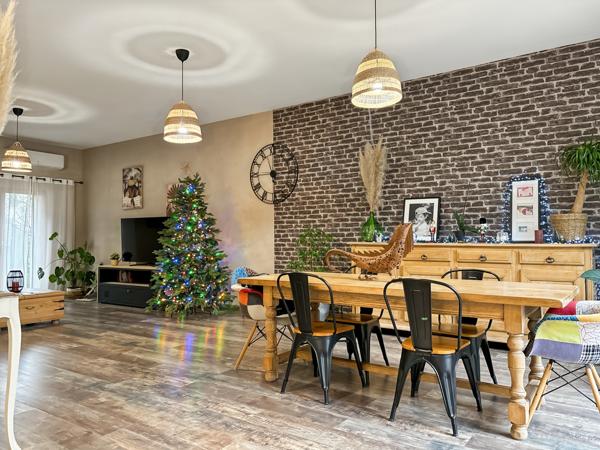 Châteaurenard (13160) Maison de ville rénovée 4 chambres avec bassin et garage