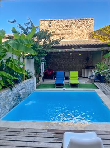 Châteaurenard (13160) Maison de ville rénovée 4 chambres avec bassin et garage