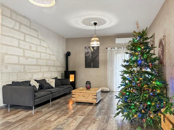 Châteaurenard (13160) Maison de ville rénovée 4 chambres avec bassin et garage