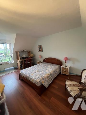 Longère rénovée 3 chambres. Terrain env 1190 m2