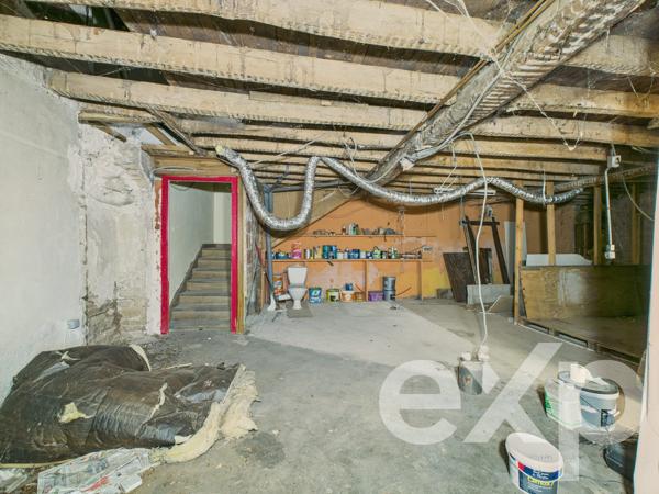 Maison individuelle de 151 m² 5 pièces, 3 chambres + cour de 37 m²