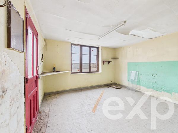 Maison individuelle de 151 m² 5 pièces, 3 chambres + cour de 37 m²