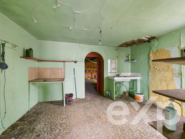 Maison individuelle de 151 m² 5 pièces, 3 chambres + cour de 37 m²