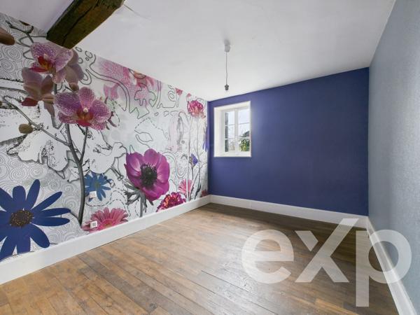 Maison individuelle de 151 m² 5 pièces, 3 chambres + cour de 37 m²