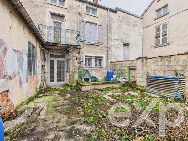 Maison individuelle de 151 m² 5 pièces, 3 chambres + cour de 37 m²