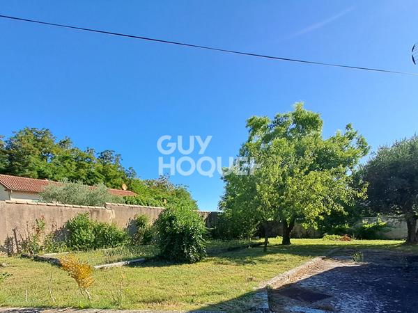 Maison à vendre à Laudun l'Ardoise - 4 pièces avec beau terrain