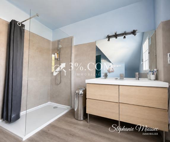 Maison 8 pièce(s) 6 chambre(s) 183 m²