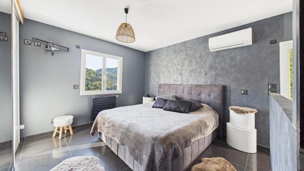 Maison 5 pièces - 155 m² Exclusivité efficity