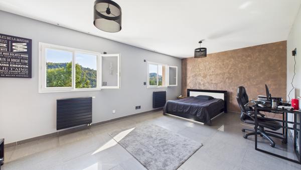 Maison 5 pièces - 155 m² Exclusivité efficity