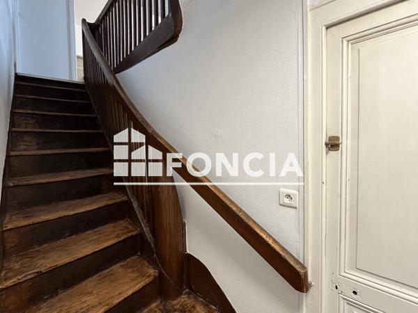 Location Maison 4 pièces 178.4 m² - 43 RUE DES HALLES La Rochefoucauld 16110